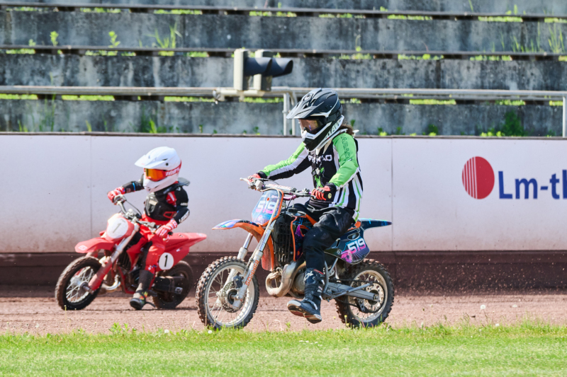 26-05-08_15-38_270-mm_NI8_7148