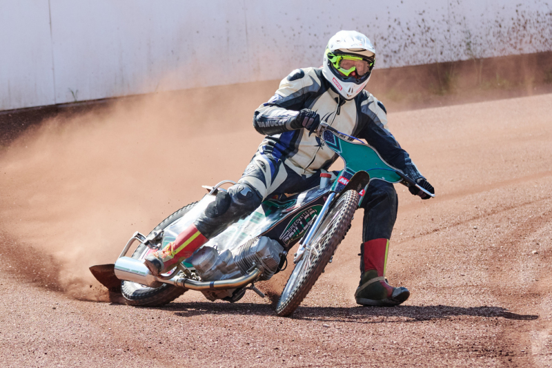 26-05-08_15-49_180-mm_NI8_7309
