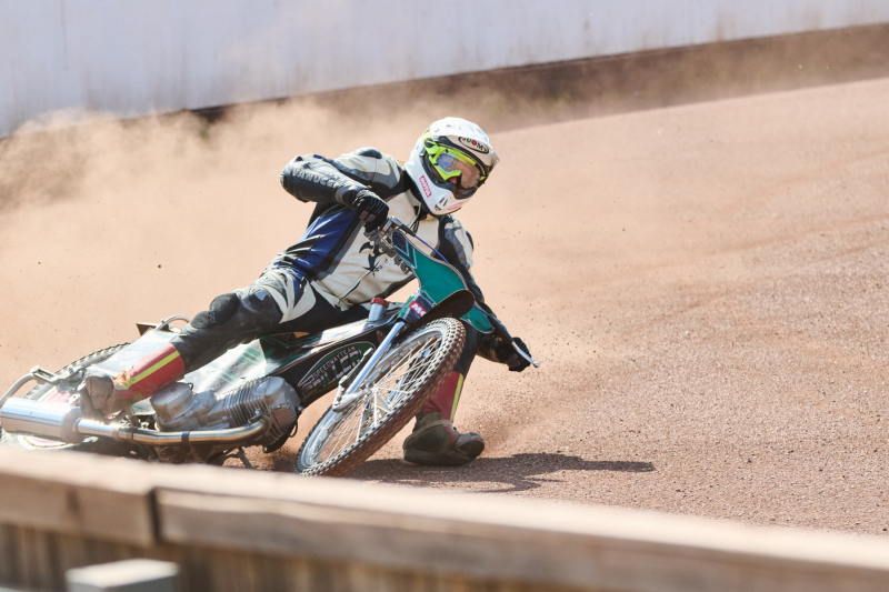 26-05-08_15-49_180-mm_NI8_7319