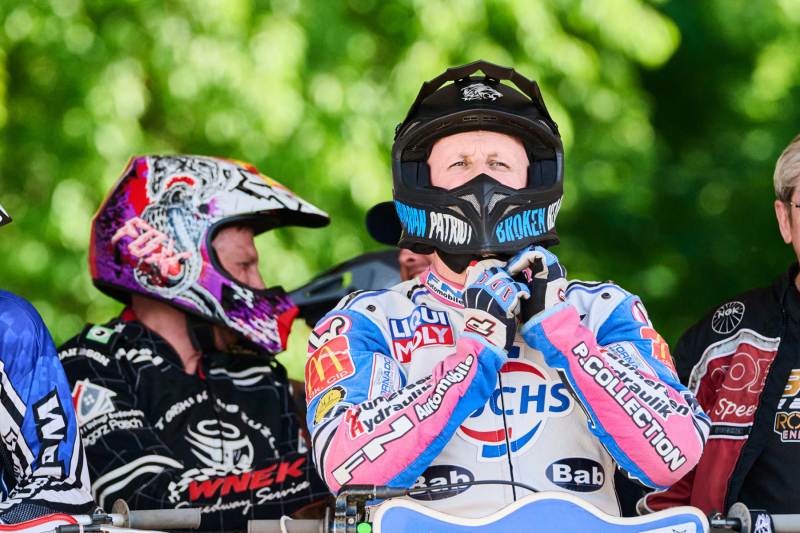 26-05-08_16-35_410-mm_NI8_7690
