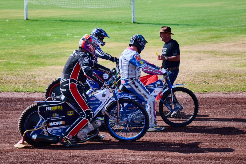26-05-08_16-37_83-mm_NI8_1469