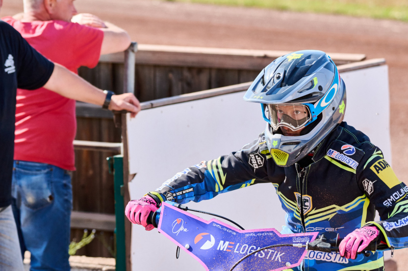 26-05-08_16-43_180-mm_NI8_7778