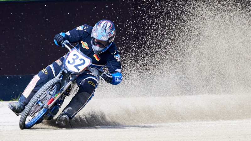 NI8_1527-600-mm-1-2000-s-26-04-11