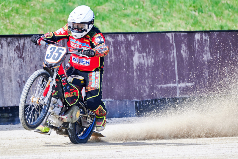 NI8_1885-500-mm-1-2000-s-26-04-11