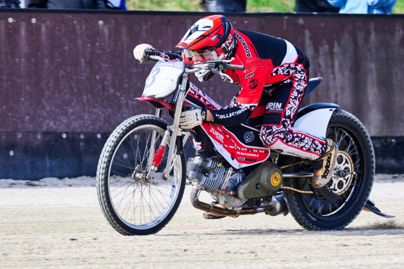 NI8_1914-320-mm-1-2000-s-26-04-11