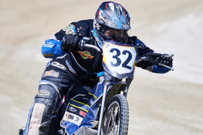 NI8_4214-600-mm-1-2000-s-26-04-11