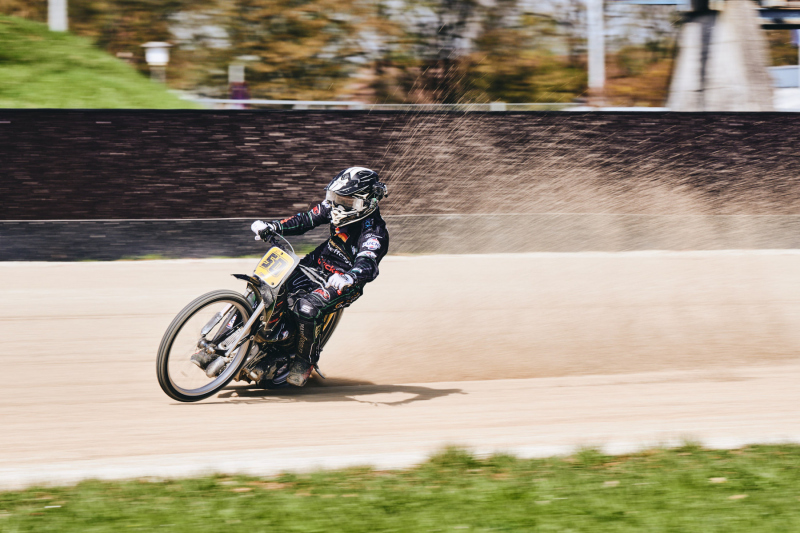 NI8_6837-175-mm-1-250-s-26-04-11