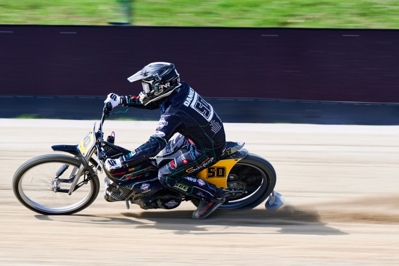 NI8_6856-130-mm-1-250-s-26-04-11