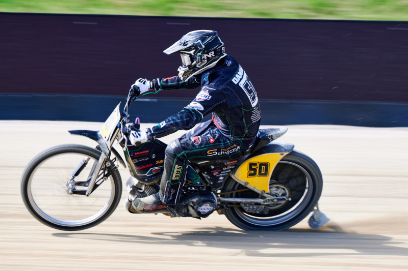 NI8_7169-160-mm-1-200-s-26-04-11