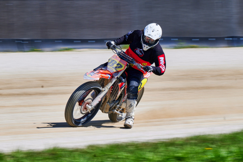 NI8_9253-200-mm-1-160-s-26-04-11