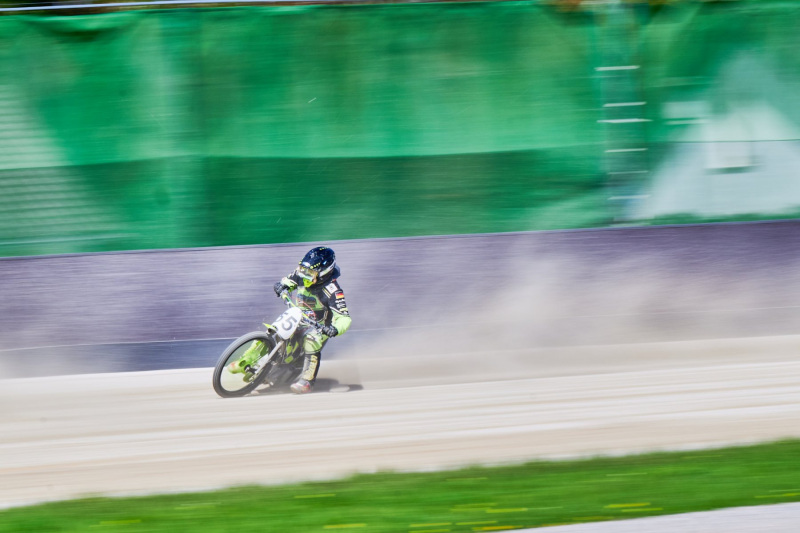 NI8_9631-200-mm-1-60-s-26-04-11_1