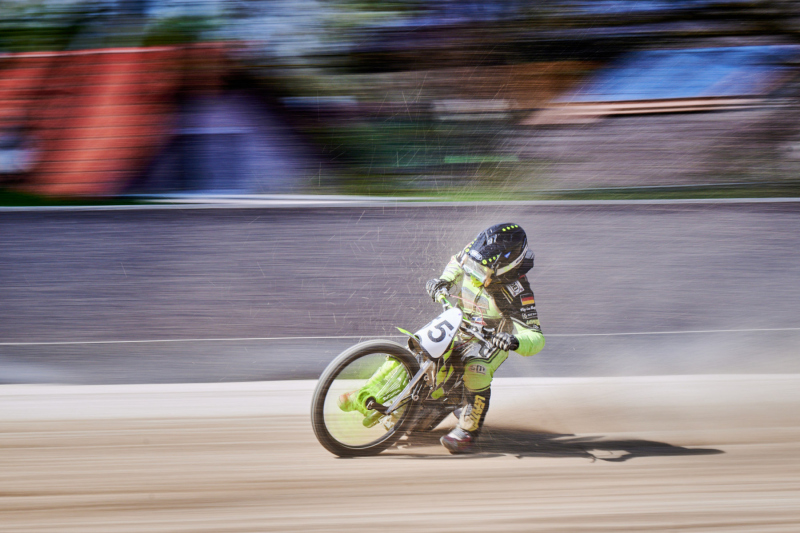 NI8_9662-200-mm-1-60-s-26-04-11_1