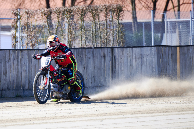 NI8_0117-200-mm-1-2000-s-26-03-28