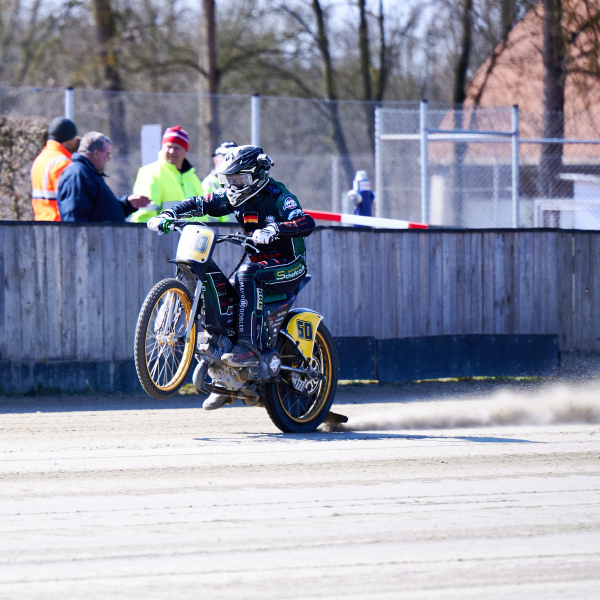 NI8_0239-165-mm-1-2000-s-26-03-28