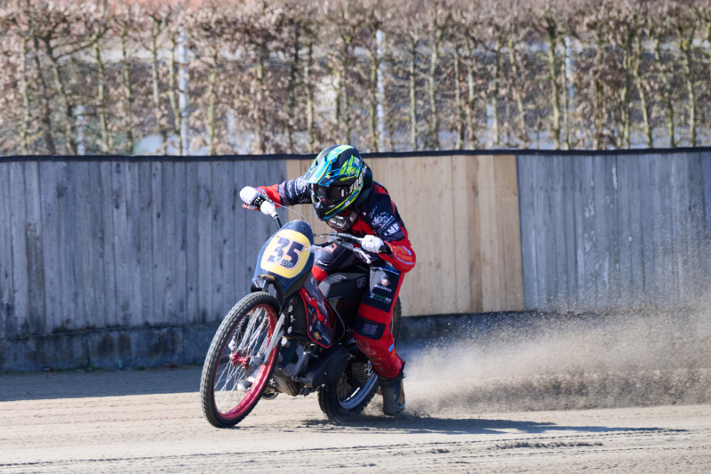 NI8_1388-390-mm-1-2000-s-26-03-28