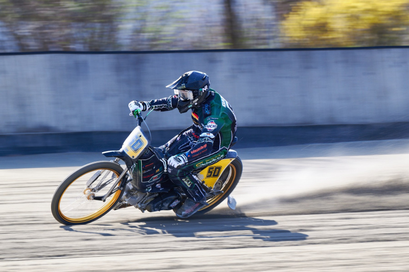 NI8_1699-185-mm-1-250-s-26-03-28