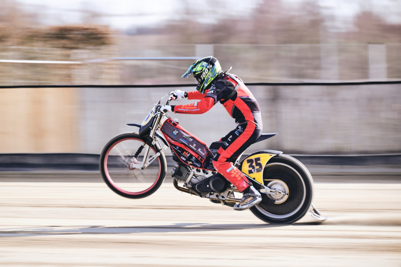 NI8_2703-200-mm-1-200-s-26-03-28