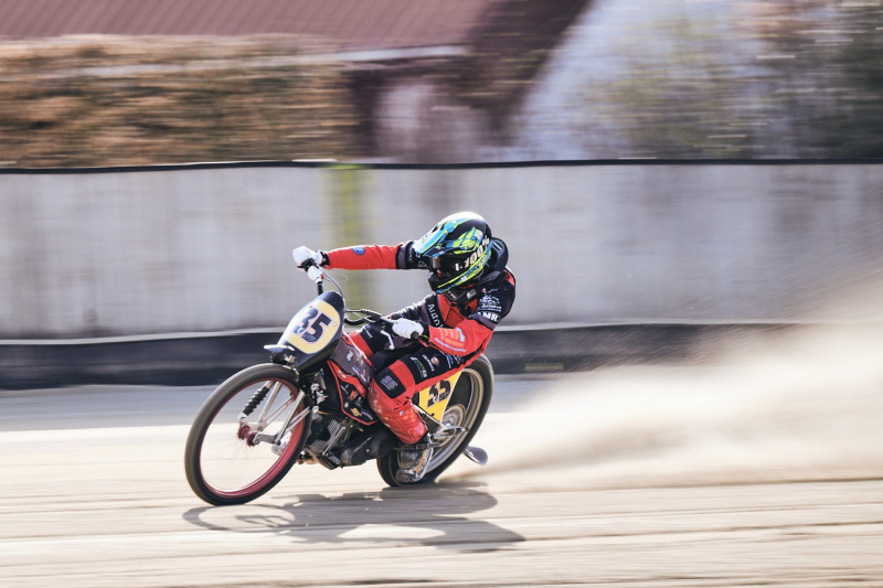 NI8_2952-200-mm-1-160-s-26-03-28