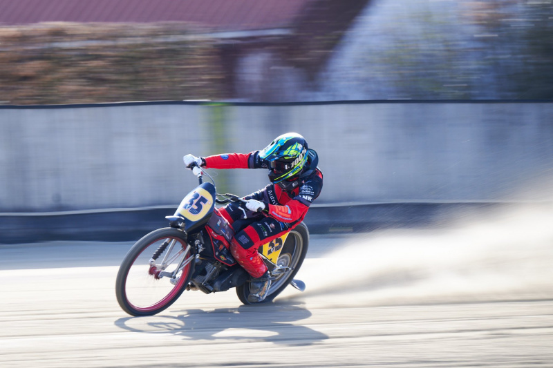 NI8_2952-28-03-26-15-10