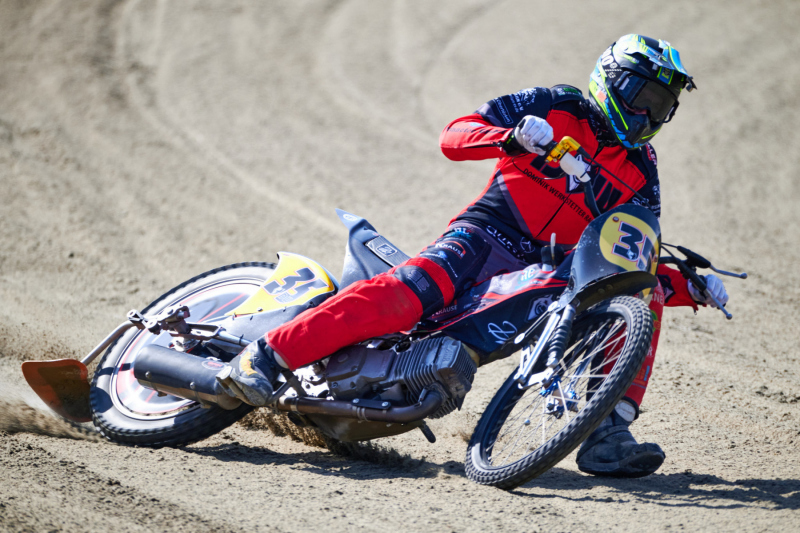 NI8_3569-28-03-26-13-27