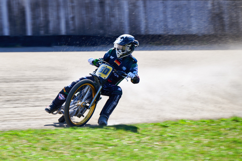 NI8_9066-200-mm-1-400-s-26-03-28